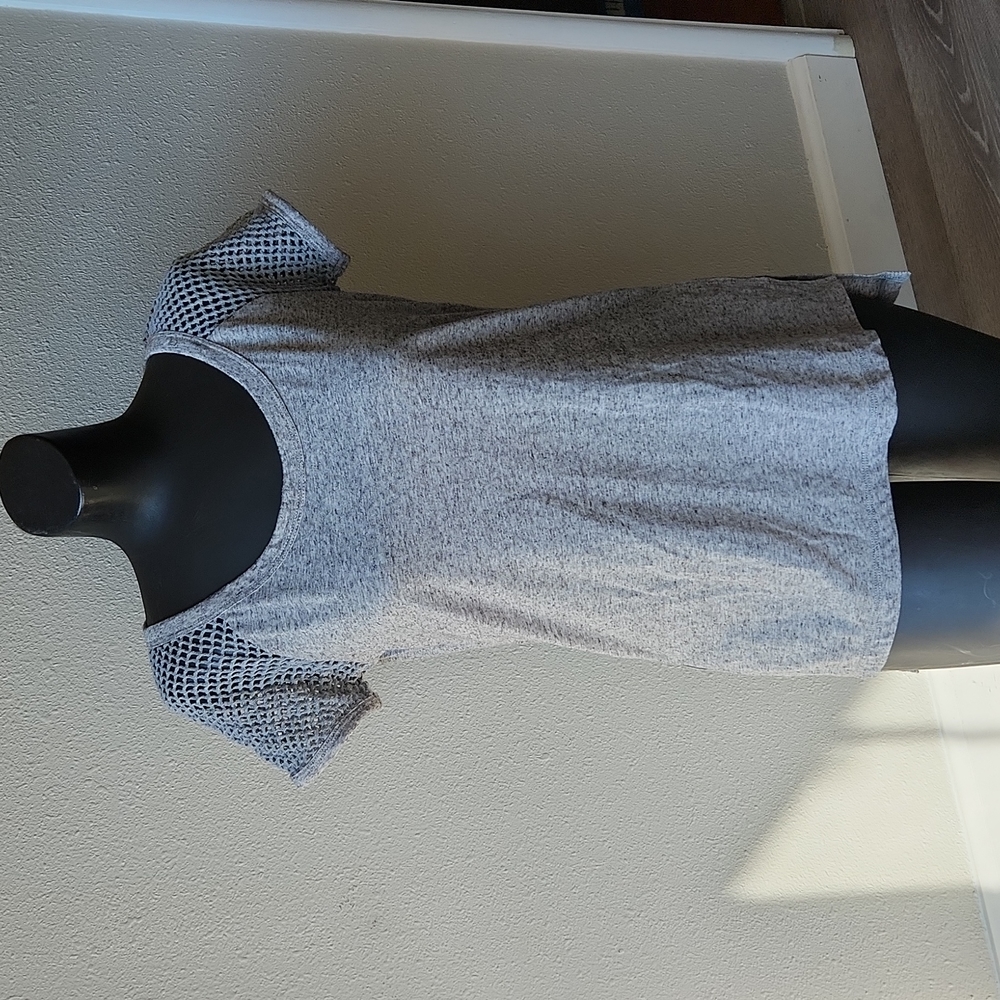 Lorna Jane Mesh It Up Tee Size XS
